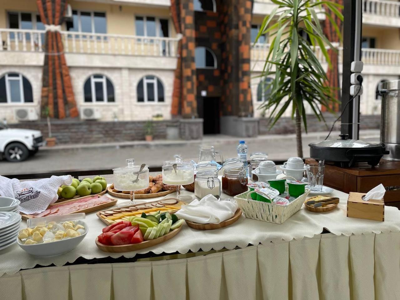 Grand Hotel Kapan, Armenia מראה חיצוני תמונה